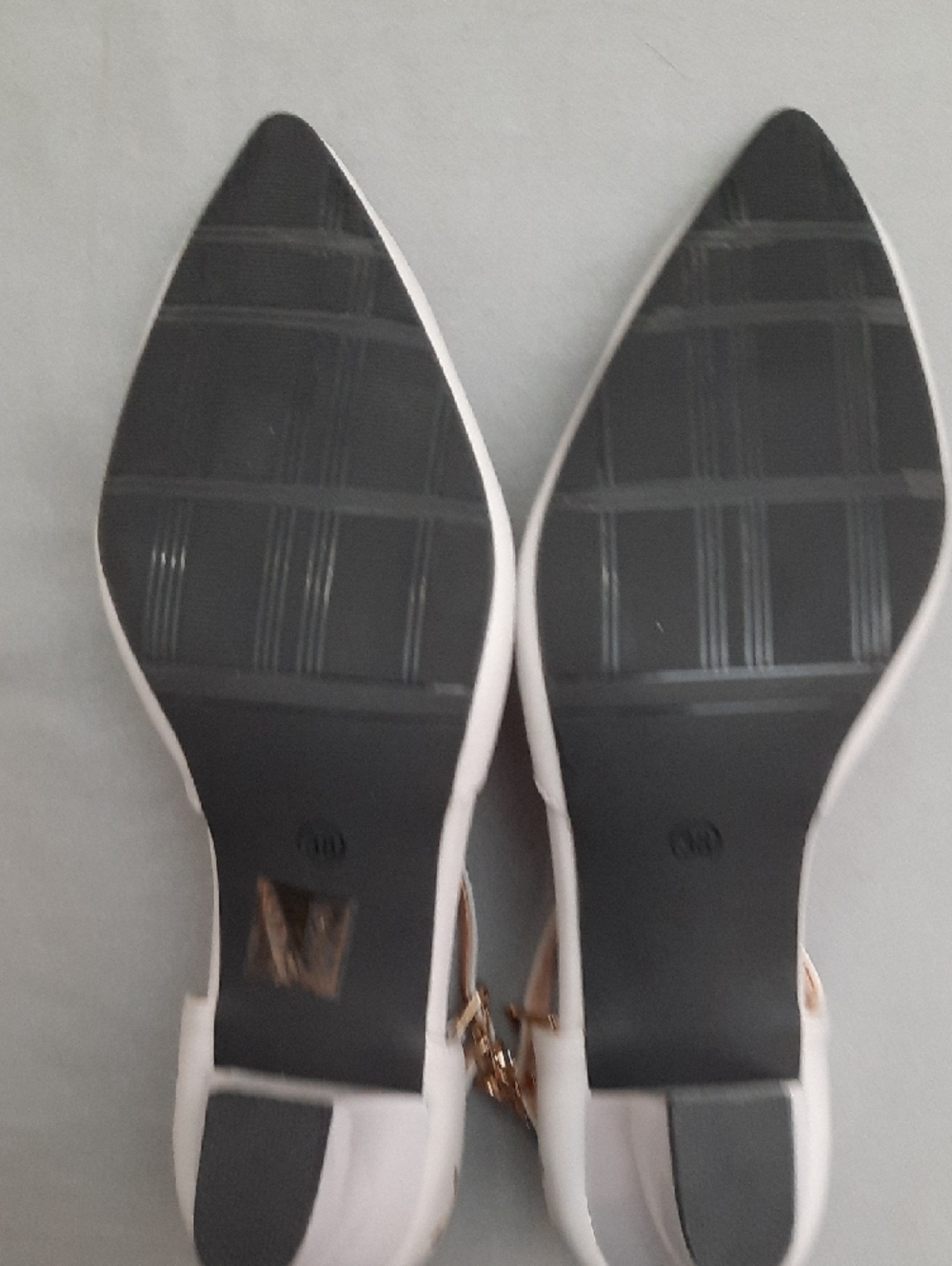 Women's White Cutout Ankle-Strap Mid Heel Shoes - Size 38 - New Without Tags - Picture 12 of 14